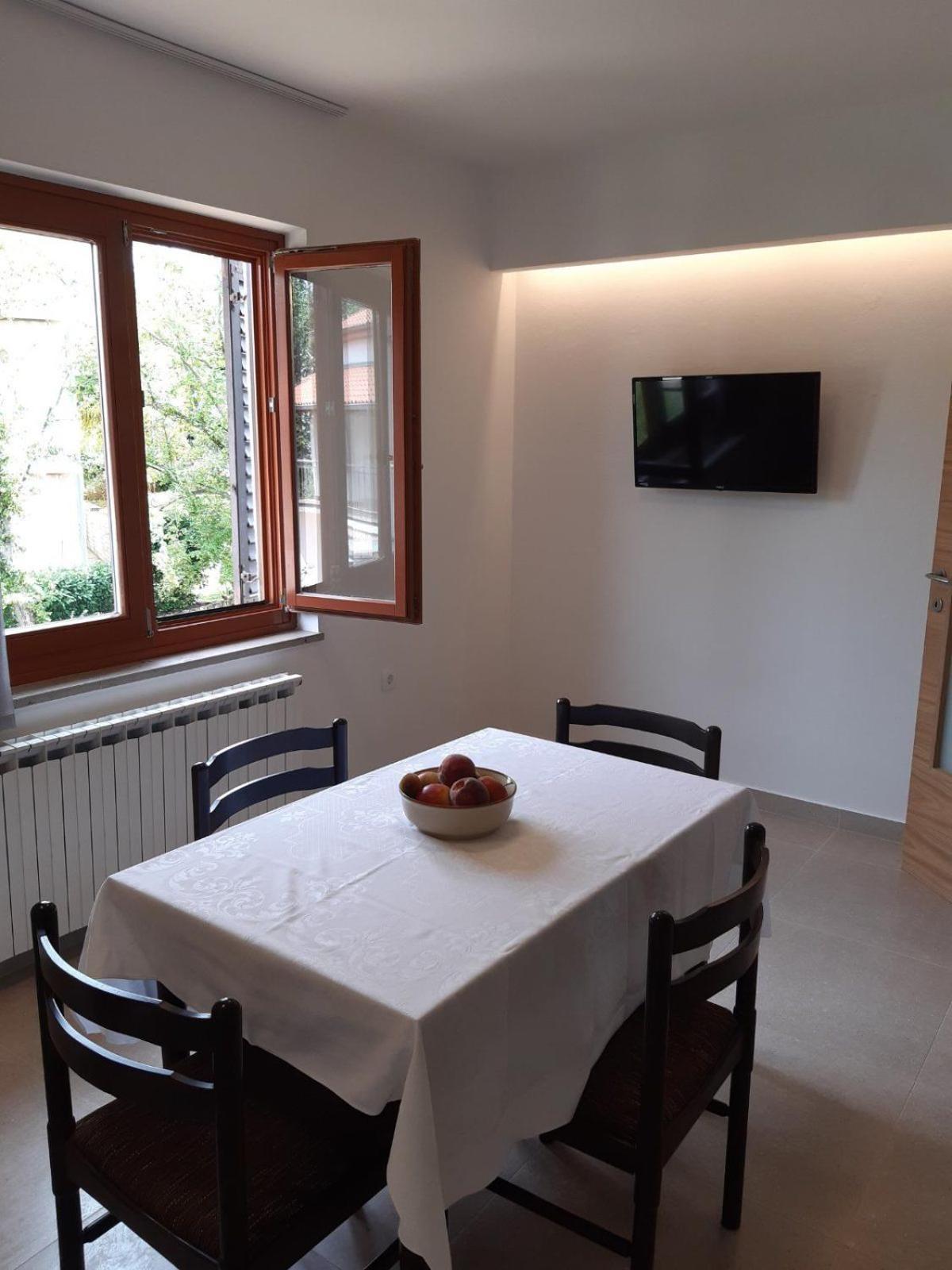 Apartments Cerovic Malinska Bagian luar foto