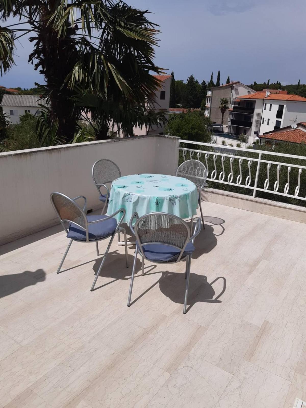 Apartments Cerovic Malinska Bagian luar foto